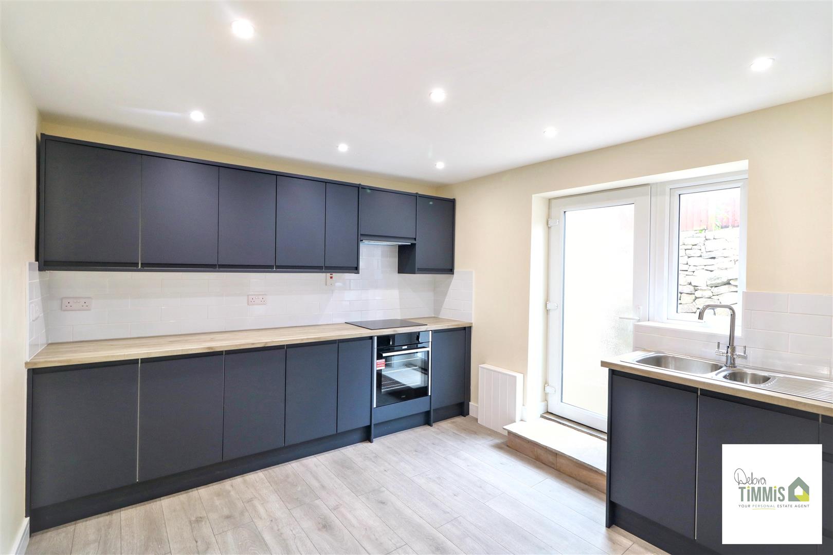 3 bed property in High Lane, Stoke-On-Trent
